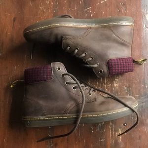 Dr. Marten Doc Maelly brow leather boot
